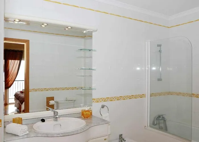 Magos Sunrise - Apt With Sea View Canico (Madeira)